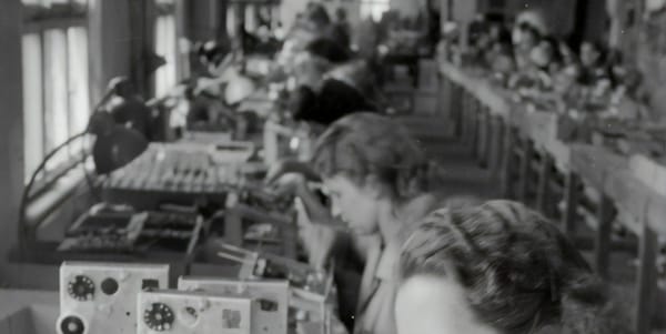 A History of Workplace Automation: From Typewriters to AI